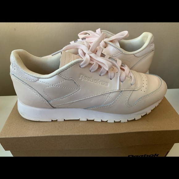 Pale Pink Reebok Classics - Picture 2 of 5